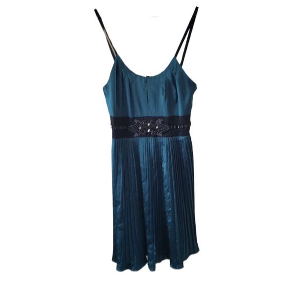 Guess Stretch Dark Green Mini Satin Cocktail Dress with Gemstones - Picture 1 of 4